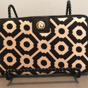 Black and Cream Geometric Pattern Women's Wallet.